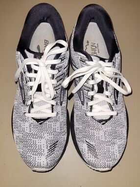 Brooks Women's Grey and Black Knit Running Shoes Size 9.5.